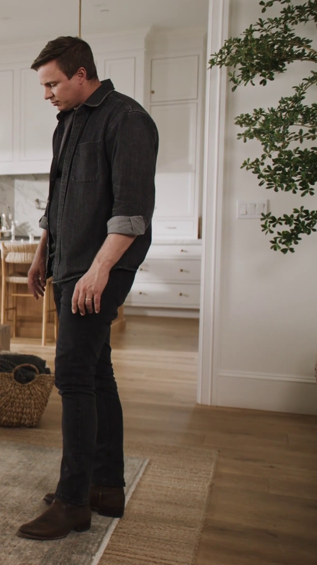 Figure's Helix 2.5 Robots Do Chores In 30 Homes They've Never Seen