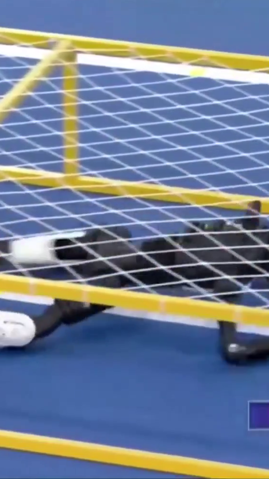 Humanoid Robots Race A Chaotic Obstacle Course In Beijing